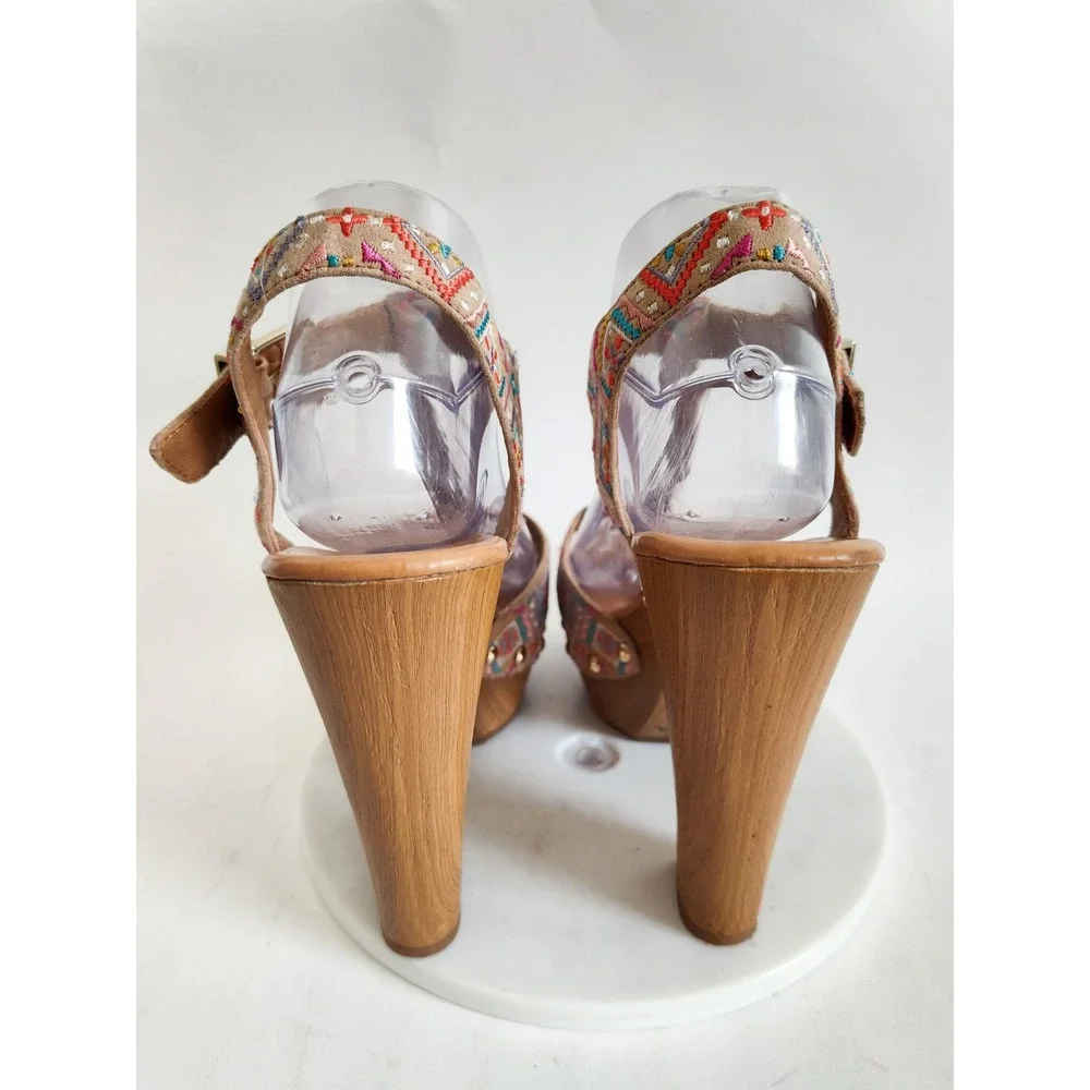Gianni Bini Platform Sandals 9.5 T-Strap Tan Embroidered Boho Chunky Wood Heels